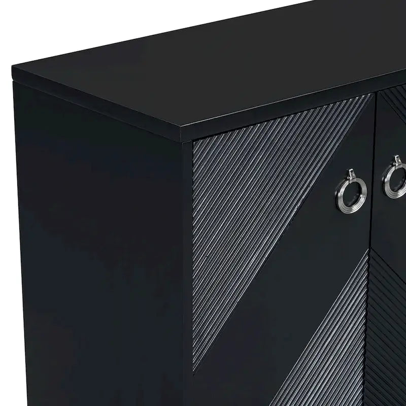 Mobile di lusso decorato con motivi geometrici