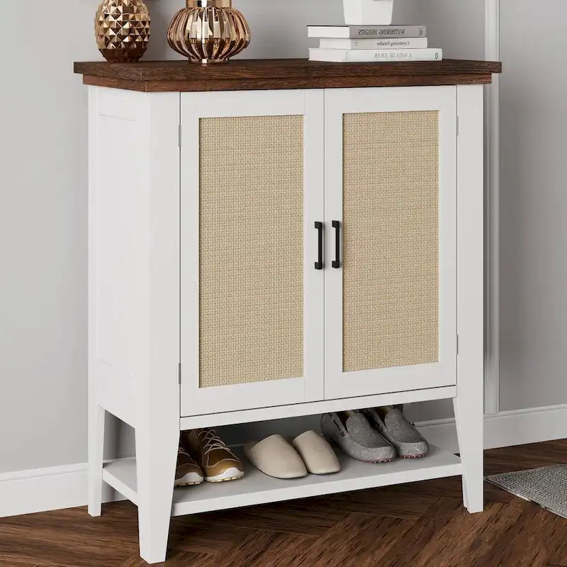Mobiletto contenitore in rattan con ripiani e ante - Non disponibile